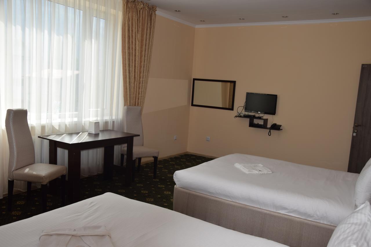 Almaport Hotel Talghar Exterior photo